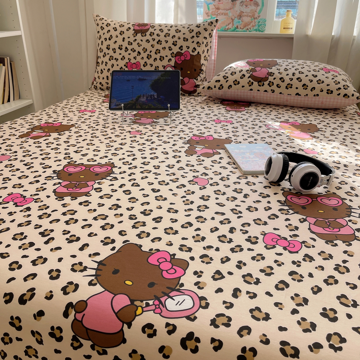 91家纺网 家纺一手货源 找家纺 六巷胡同 2026新款40支全棉13070INS卡通全棉单品床单 豹纹黑皮猫