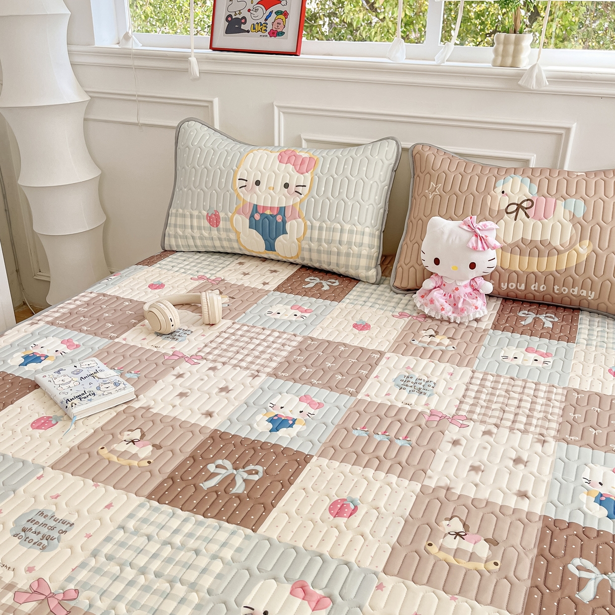 91家纺网 家纺一手货源 找家纺 摩妮卡 2026新款数码大版小清新乳胶凉席床席款三件套-场景一 盲盒小屋