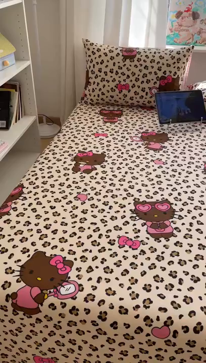 91家纺网 家纺一手货源 找家纺 六巷胡同 2026新款40支全棉13070INS卡通全棉单品床单 豹纹黑皮猫