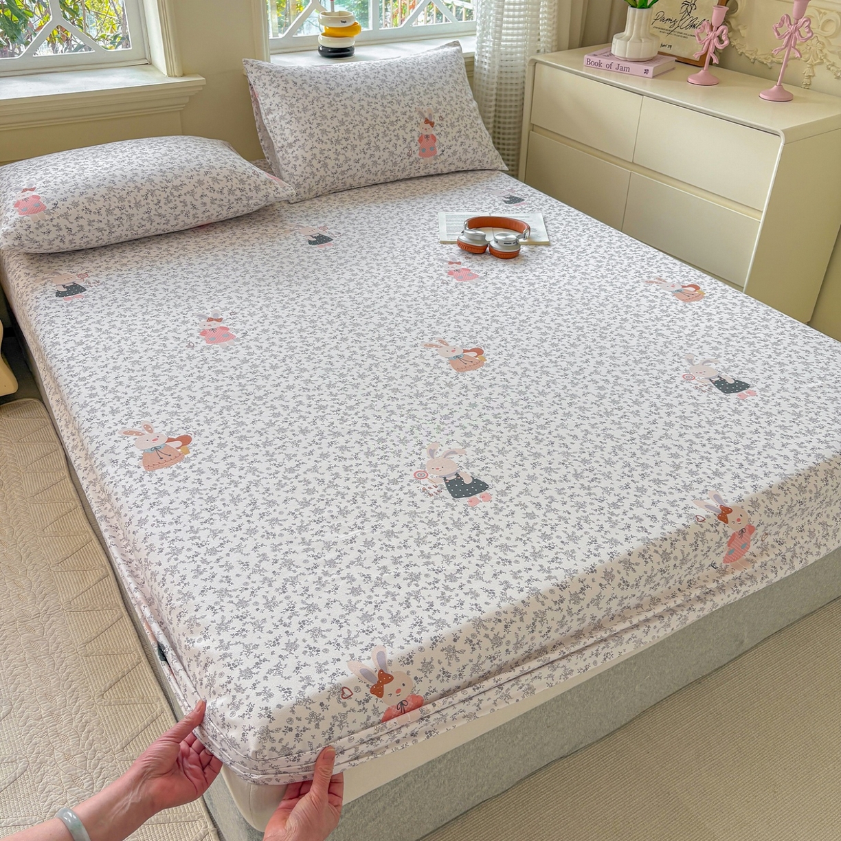 91家纺网 家纺一手货源 找家纺 青泽家纺 2025新款原棉老粗布床笠系列 花间兔