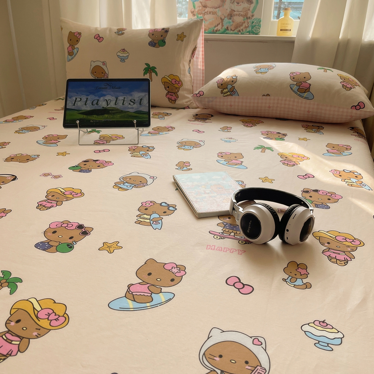 91家纺网 家纺一手货源 找家纺 六巷胡同 2026新款40支全棉13070INS卡通全棉单品床单 度假冲浪猫