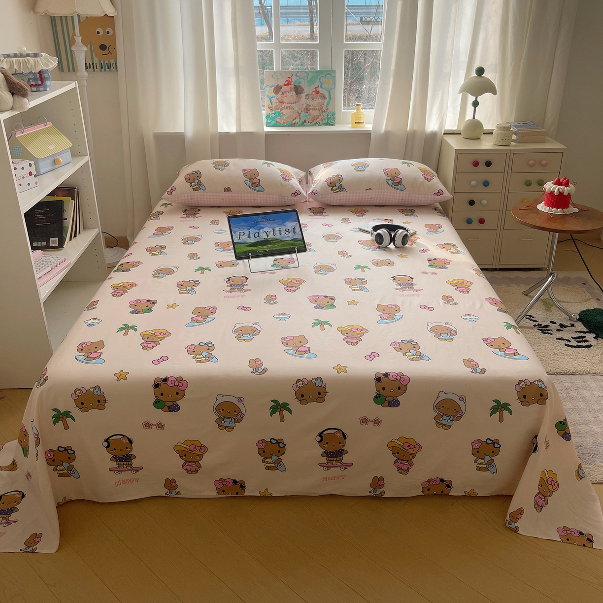 91家纺网 家纺一手货源 找家纺 六巷胡同 2026新款40支全棉13070INS卡通全棉单品床单 度假冲浪猫