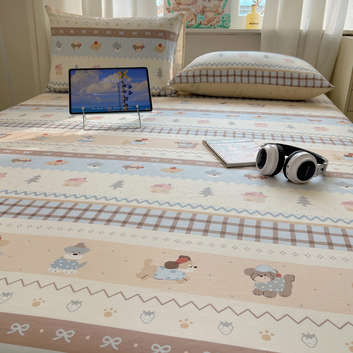 91家纺网 家纺一手货源 找家纺 六巷胡同 2026新款40支全棉13070INS卡通全棉单品床单 费尔岛狗狗