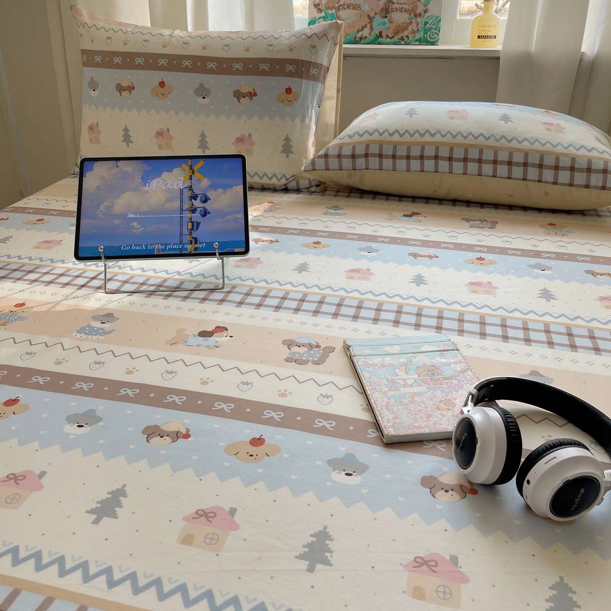 91家纺网 家纺一手货源 找家纺 六巷胡同 2026新款40支全棉13070INS卡通全棉单品床单 费尔岛狗狗