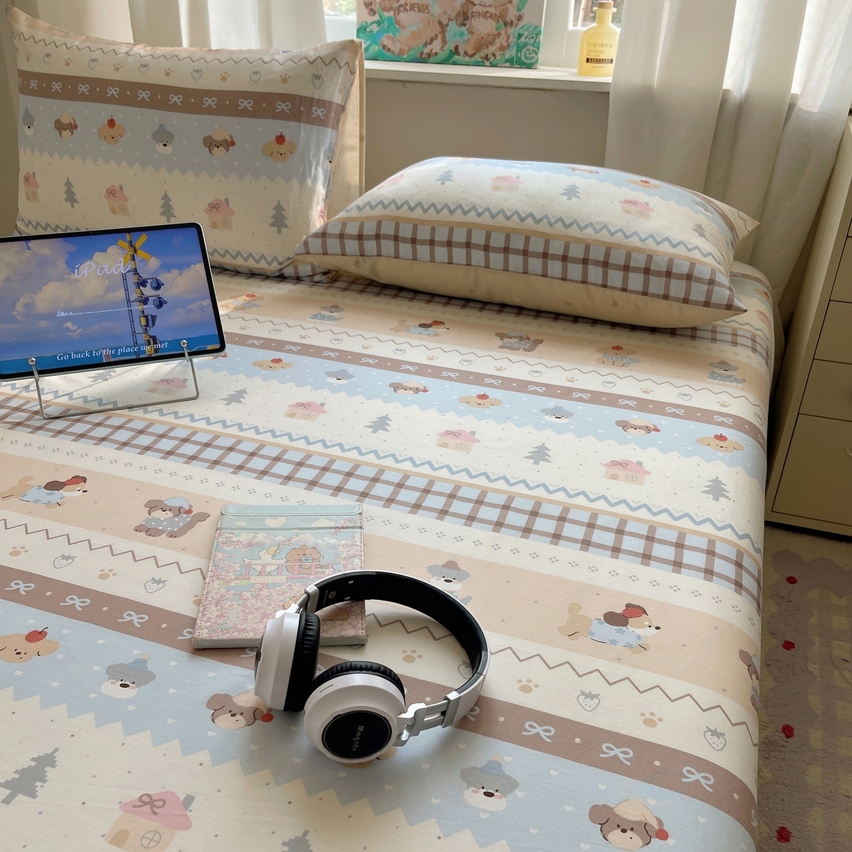 91家纺网 家纺一手货源 找家纺 六巷胡同 2026新款40支全棉13070INS卡通全棉单品床单 费尔岛狗狗