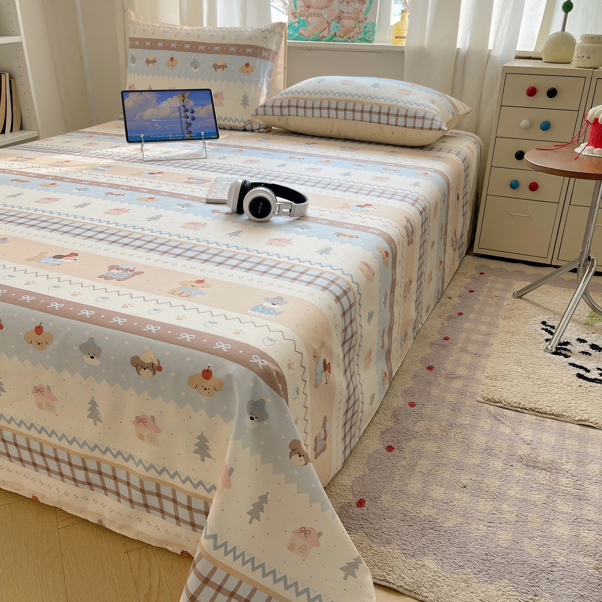 91家纺网 家纺一手货源 找家纺 六巷胡同 2026新款40支全棉13070INS卡通全棉单品床单 费尔岛狗狗