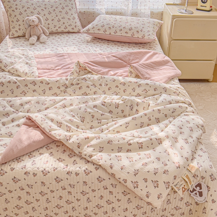 91家纺网 家纺一手货源 找家纺 （总）贝扬思家纺 2026新款云感双层纱7A抗菌夏被四件套系列-栀夏系列