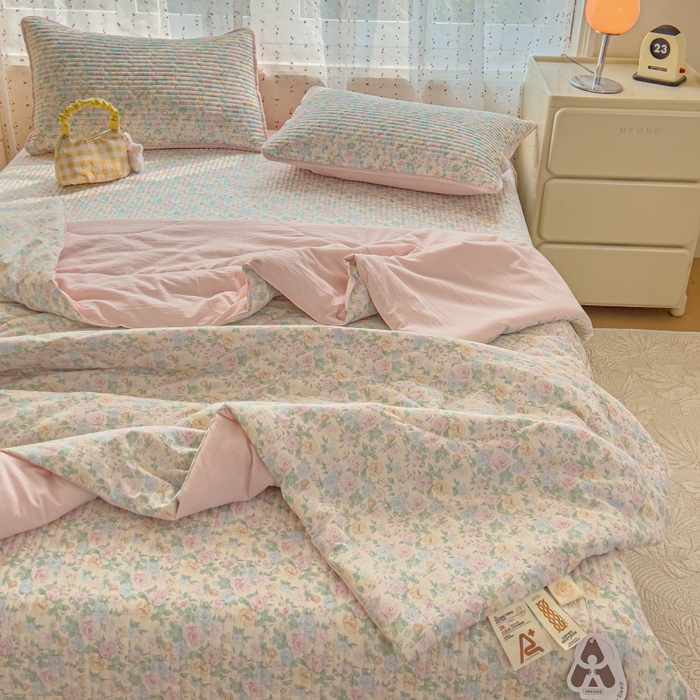 91家纺网 家纺一手货源 找家纺 （总）贝扬思家纺 2026新款云感双层纱7A抗菌夏被四件套系列-栀夏系列