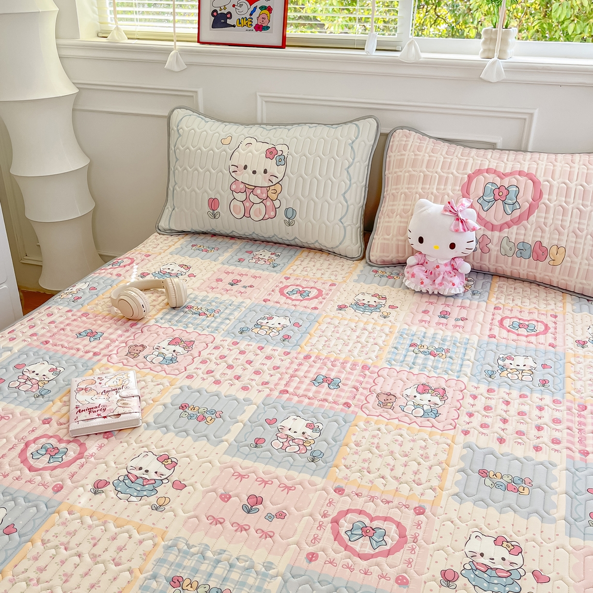 91家纺网 家纺一手货源 找家纺 摩妮卡 2026新款数码大版小清新乳胶凉席床席款三件套-场景一 猫宝宝的地盘