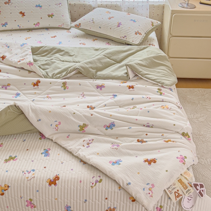 91家纺网 家纺一手货源 找家纺 （总）贝扬思家纺 2026新款云感双层纱7A抗菌夏被四件套系列-栀夏系列