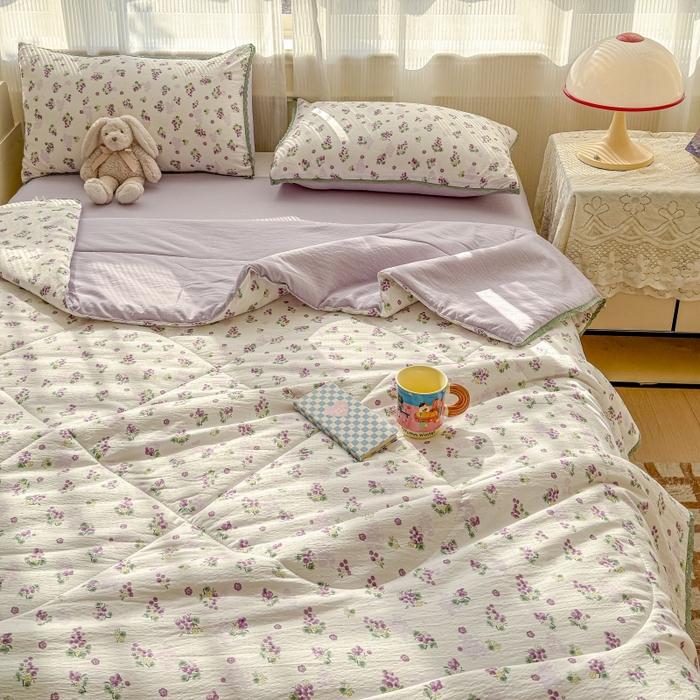 91家纺网 家纺一手货源 找家纺 贝扬思家纺 2026新款云感双层纱抗菌花边夏被-晴风系列 晴风-葡萄多多