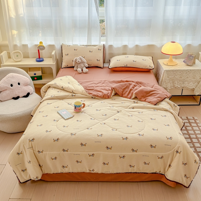 91家纺网 家纺一手货源 找家纺 贝扬思家纺 2026新款云感双层纱抗菌花边夏被-晴风系列 晴风-俏皮狗