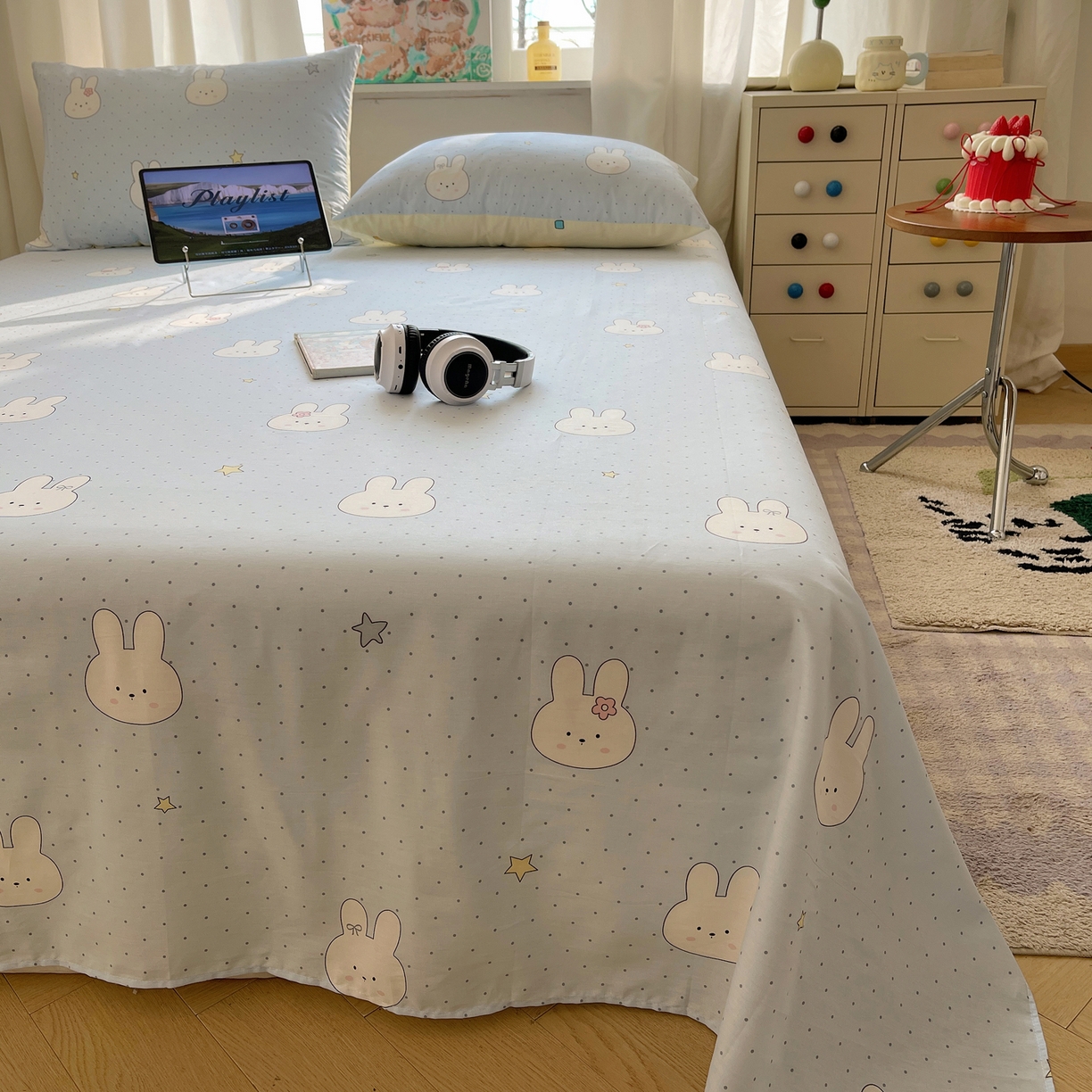 91家纺网 家纺一手货源 找家纺 六巷胡同 2026新款40支全棉13070INS卡通全棉单品床单 蓝调波点兔