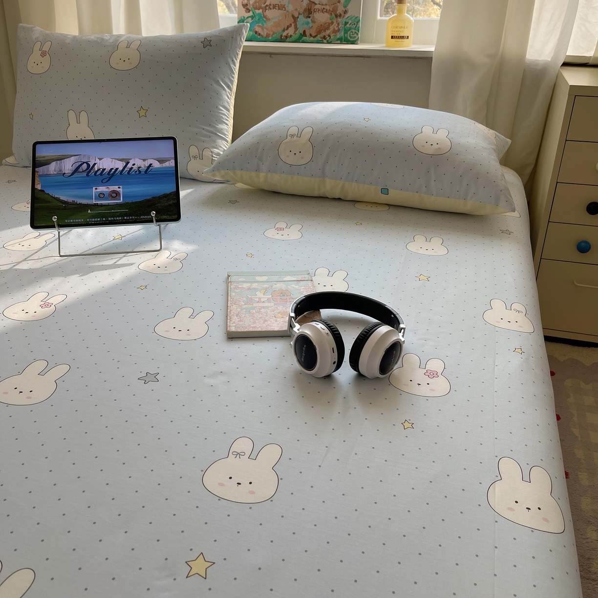 91家纺网 家纺一手货源 找家纺 六巷胡同 2026新款40支全棉13070INS卡通全棉单品床单 蓝调波点兔