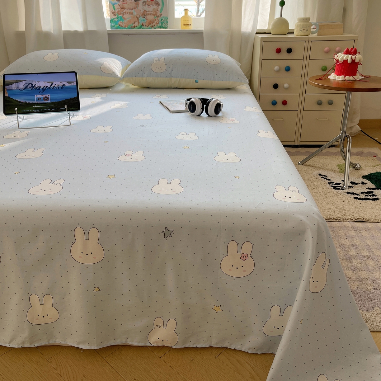 91家纺网 家纺一手货源 找家纺 六巷胡同 2026新款40支全棉13070INS卡通全棉单品床单 蓝调波点兔