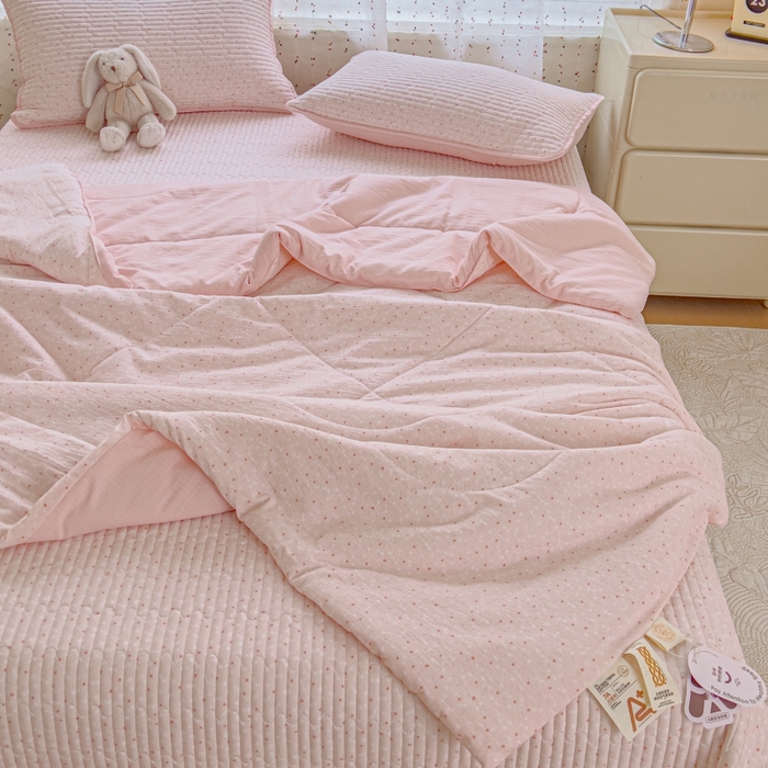 91家纺网 家纺一手货源 找家纺 （总）贝扬思家纺 2026新款云感双层纱7A抗菌夏被四件套系列-栀夏系列