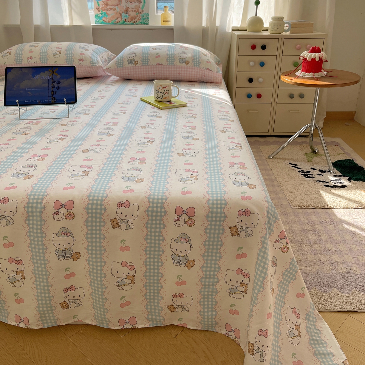 91家纺网 家纺一手货源 找家纺 六巷胡同 2026新款40支全棉13070INS卡通全棉单品床单 萝莉樱桃猫