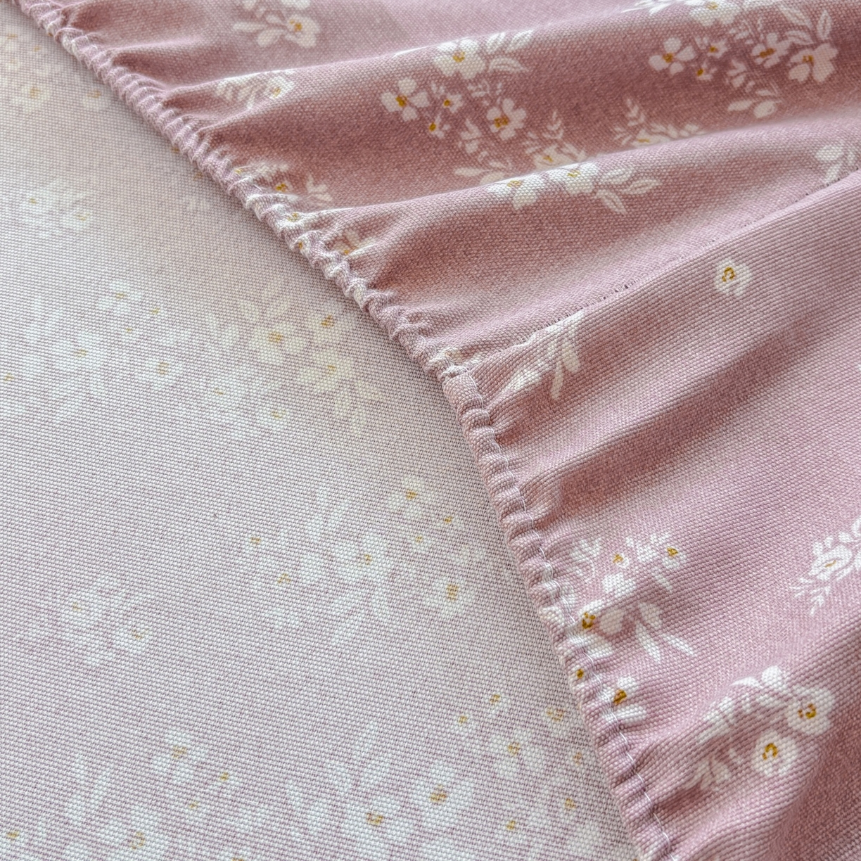 91家纺网 家纺一手货源 找家纺 青泽家纺 2025新款原棉老粗布床笠系列 如梦紫