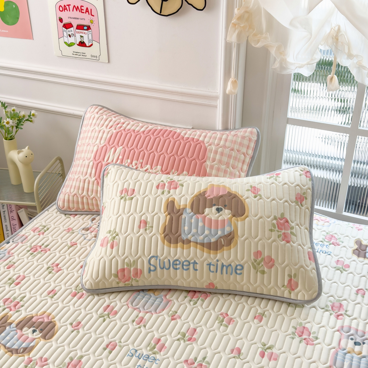 91家纺网 家纺一手货源 找家纺 摩妮卡 2026新款数码大版小清新乳胶凉席床席款三件套-场景一 萌犬花海