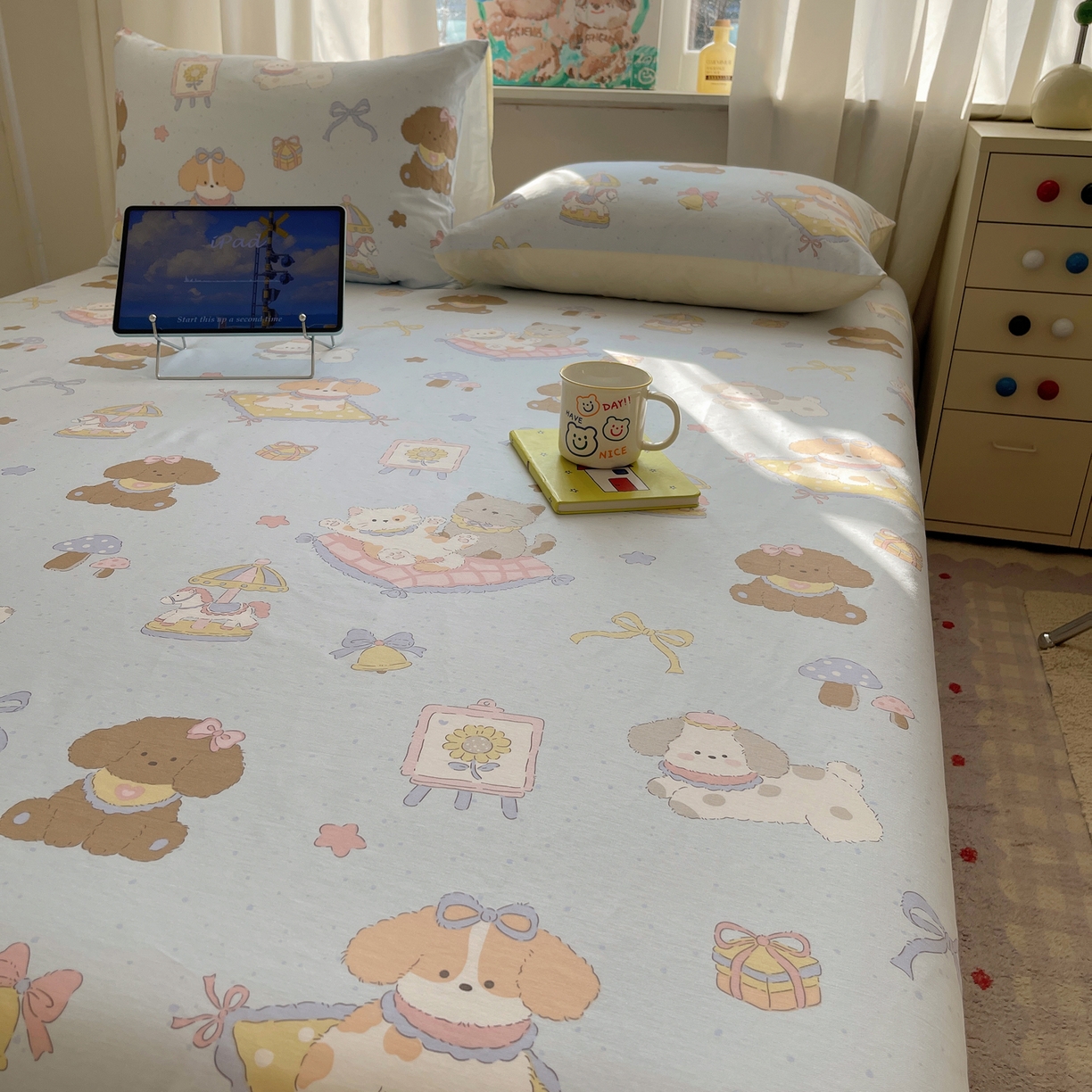 91家纺网 家纺一手货源 找家纺 六巷胡同 2026新款40支全棉13070INS卡通全棉单品床单 猫狗游园会