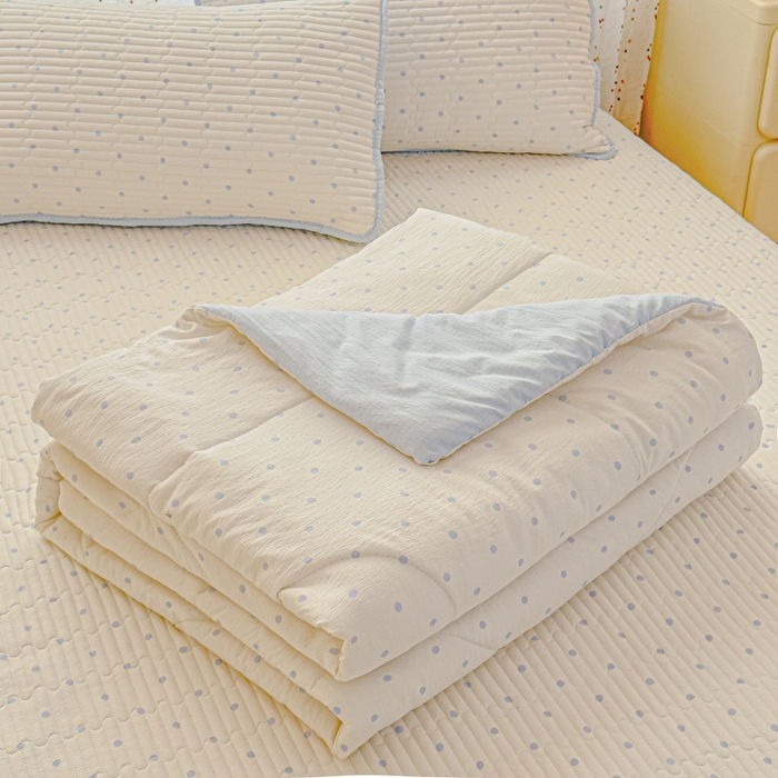 91家纺网 家纺一手货源 找家纺 贝扬思家纺 2026新款云感双层纱7A抗菌夏被四件套系列-栀夏系列 栀夏-海盐汤圆