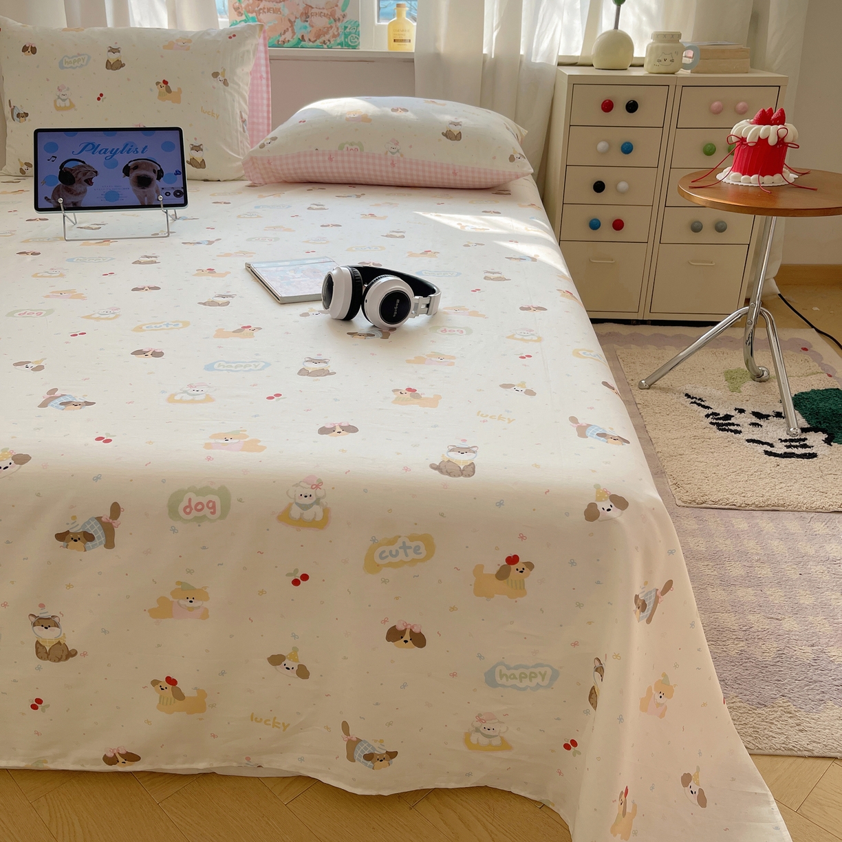 91家纺网 家纺一手货源 找家纺 六巷胡同 2026新款40支全棉13070INS卡通全棉单品床单 汪星人派对