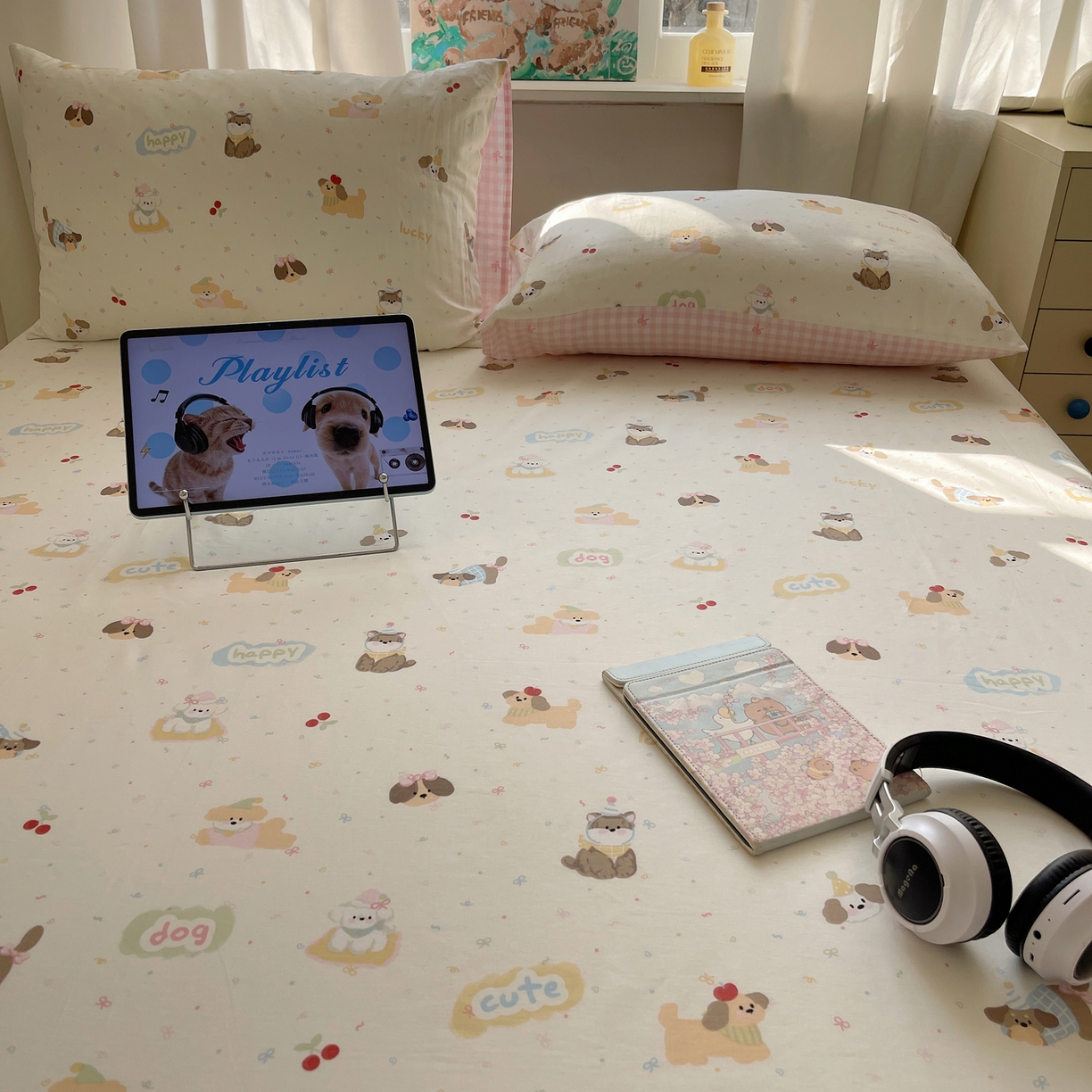 91家纺网 家纺一手货源 找家纺 六巷胡同 2026新款40支全棉13070INS卡通全棉单品床单 汪星人派对