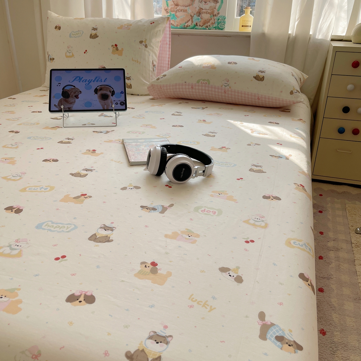 91家纺网 家纺一手货源 找家纺 六巷胡同 2026新款40支全棉13070INS卡通全棉单品床单 汪星人派对