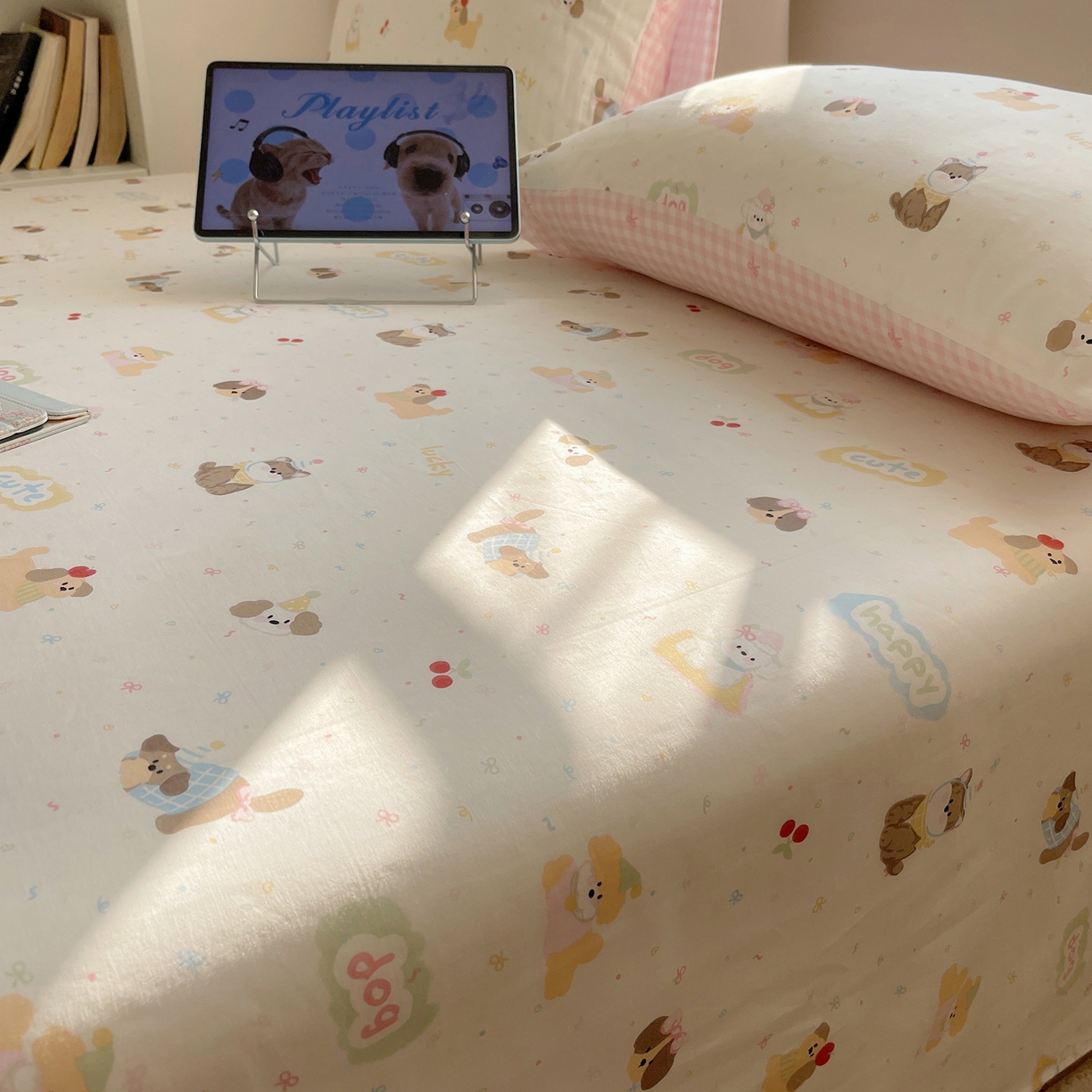 91家纺网 家纺一手货源 找家纺 六巷胡同 2026新款40支全棉13070INS卡通全棉单品床单 汪星人派对