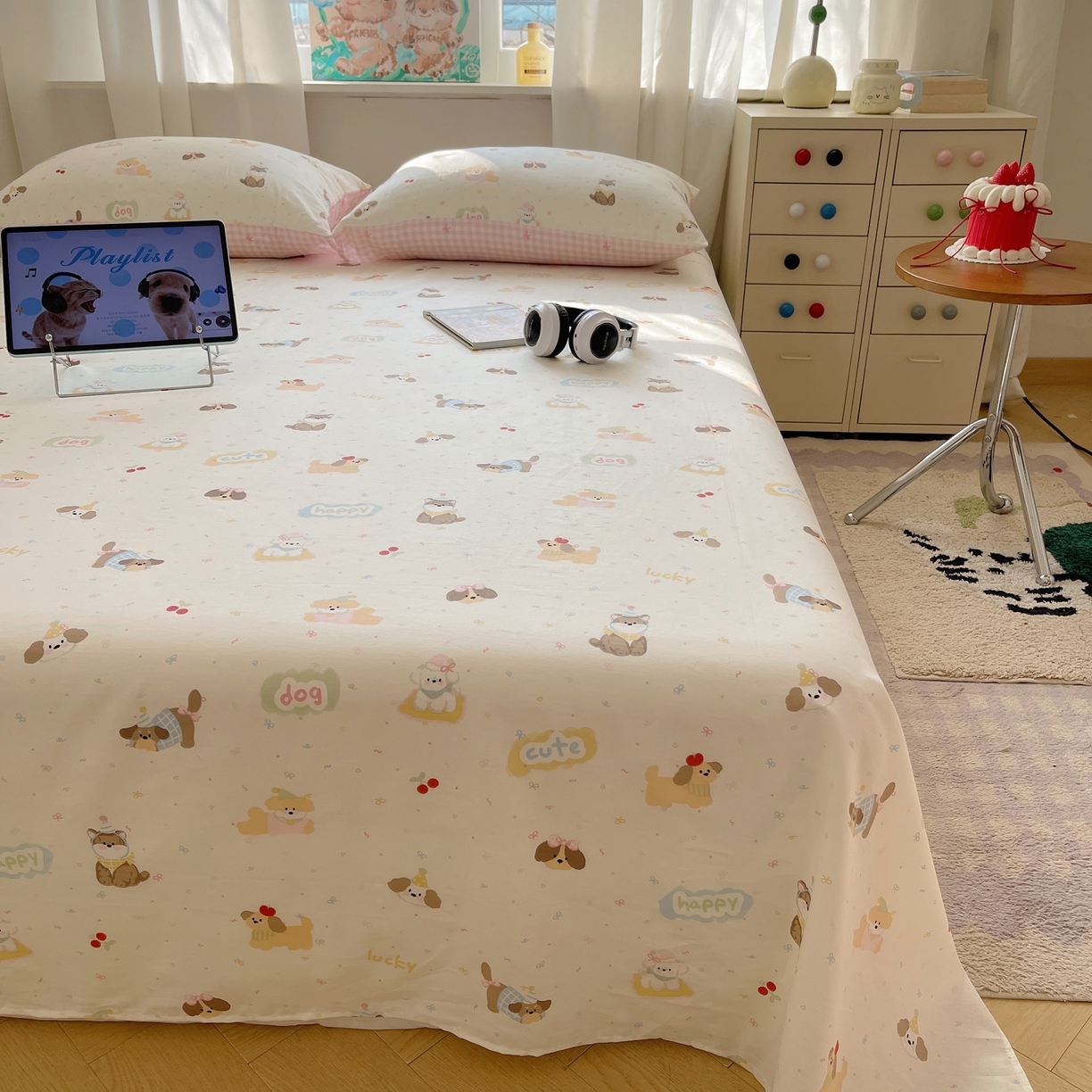 91家纺网 家纺一手货源 找家纺 六巷胡同 2026新款40支全棉13070INS卡通全棉单品床单 汪星人派对