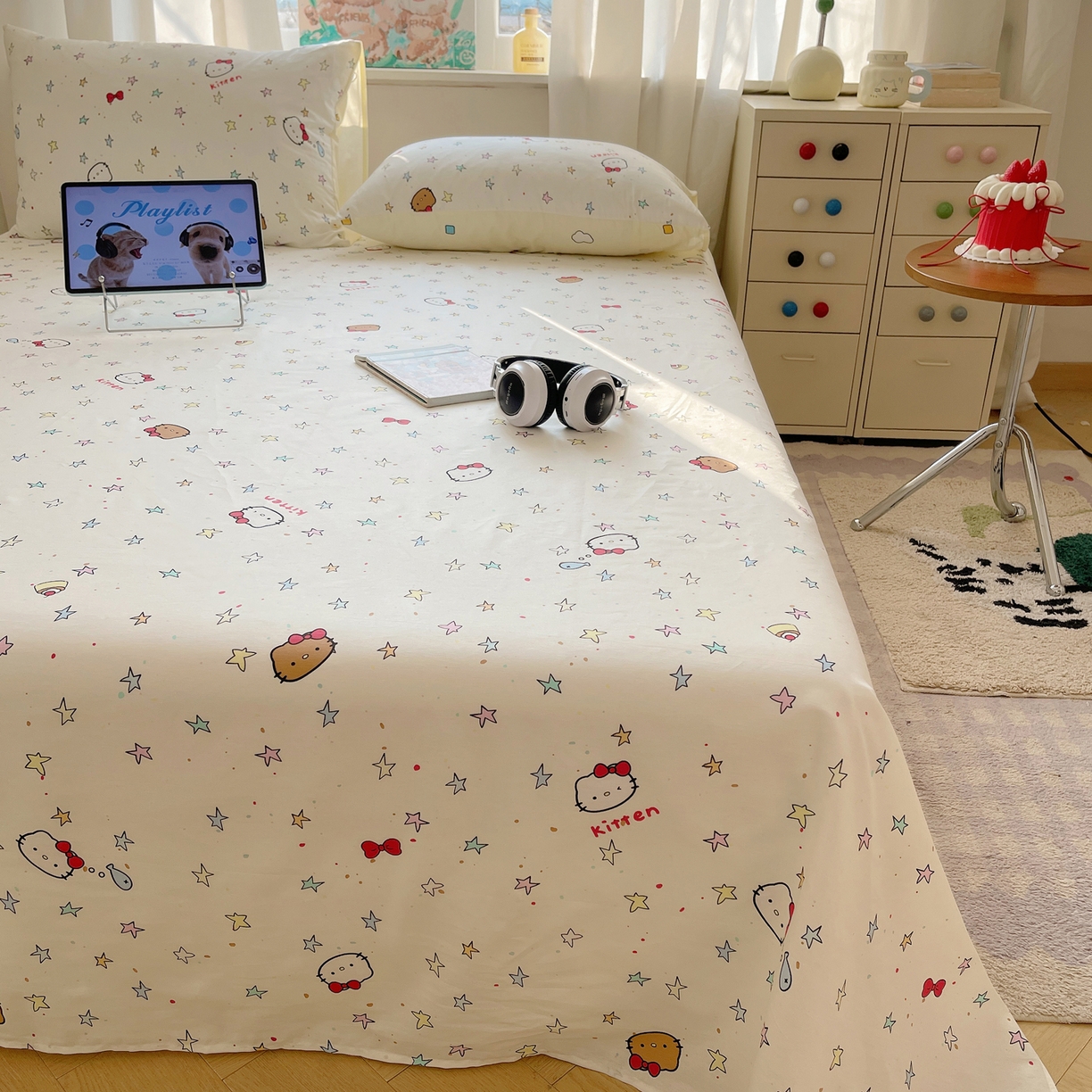 91家纺网 家纺一手货源 找家纺 六巷胡同 2026新款40支全棉13070INS卡通全棉单品床单 星星萝莉猫