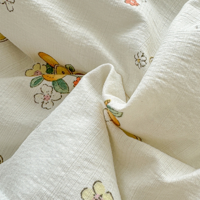 91家纺网 家纺一手货源 找家纺 贝扬思家纺 2026新款云感双层纱抗菌花边夏被-晴风系列 晴风-甜橙花事