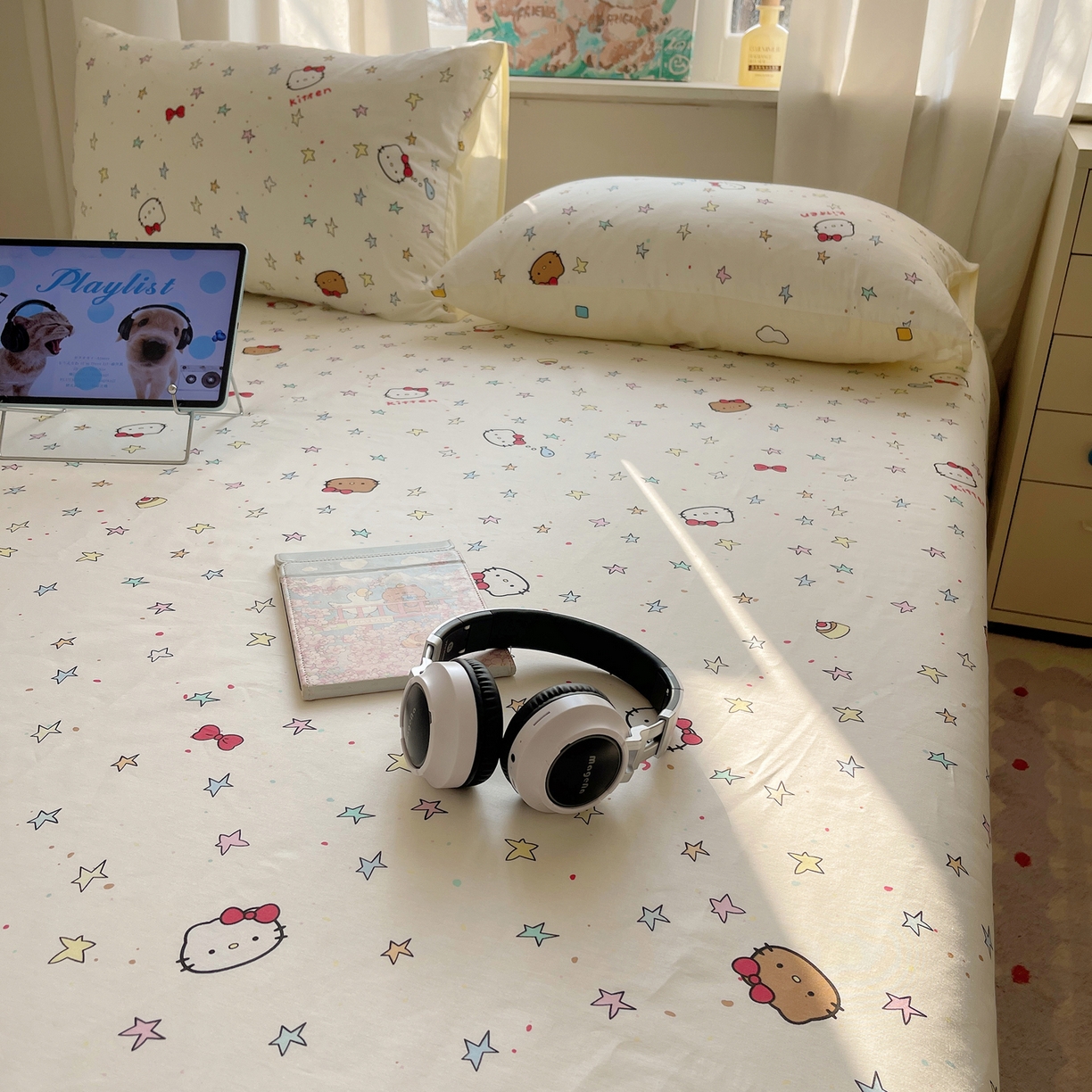 91家纺网 家纺一手货源 找家纺 六巷胡同 2026新款40支全棉13070INS卡通全棉单品床单 星星萝莉猫