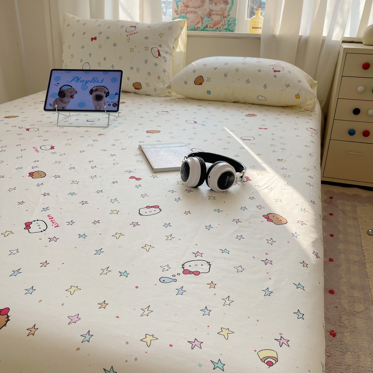 91家纺网 家纺一手货源 找家纺 六巷胡同 2026新款40支全棉13070INS卡通全棉单品床单 星星萝莉猫