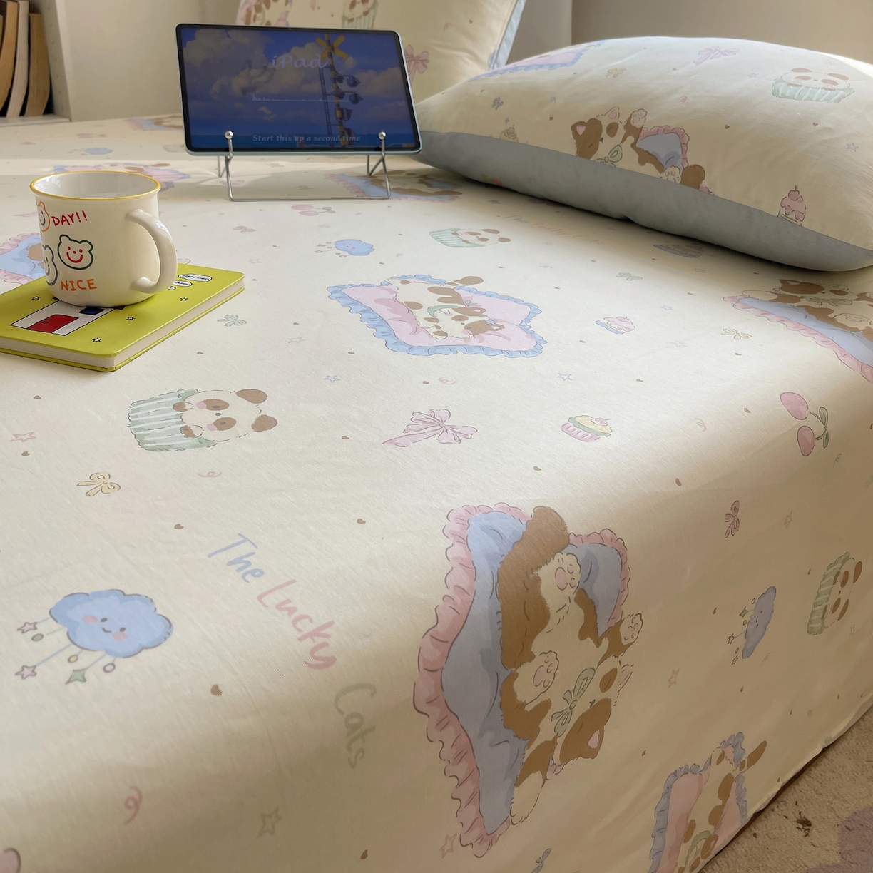 91家纺网 家纺一手货源 找家纺 六巷胡同 2026新款40支全棉13070INS卡通全棉单品床单 慵懒猫咪崽