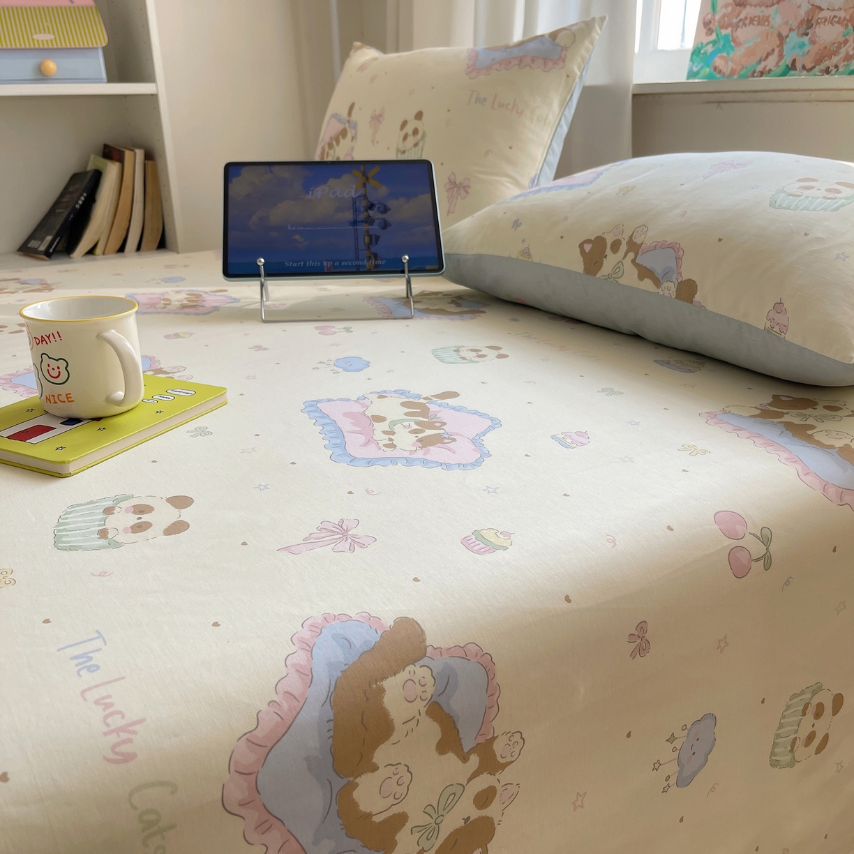 91家纺网 家纺一手货源 找家纺 六巷胡同 2026新款40支全棉13070INS卡通全棉单品床单 慵懒猫咪崽