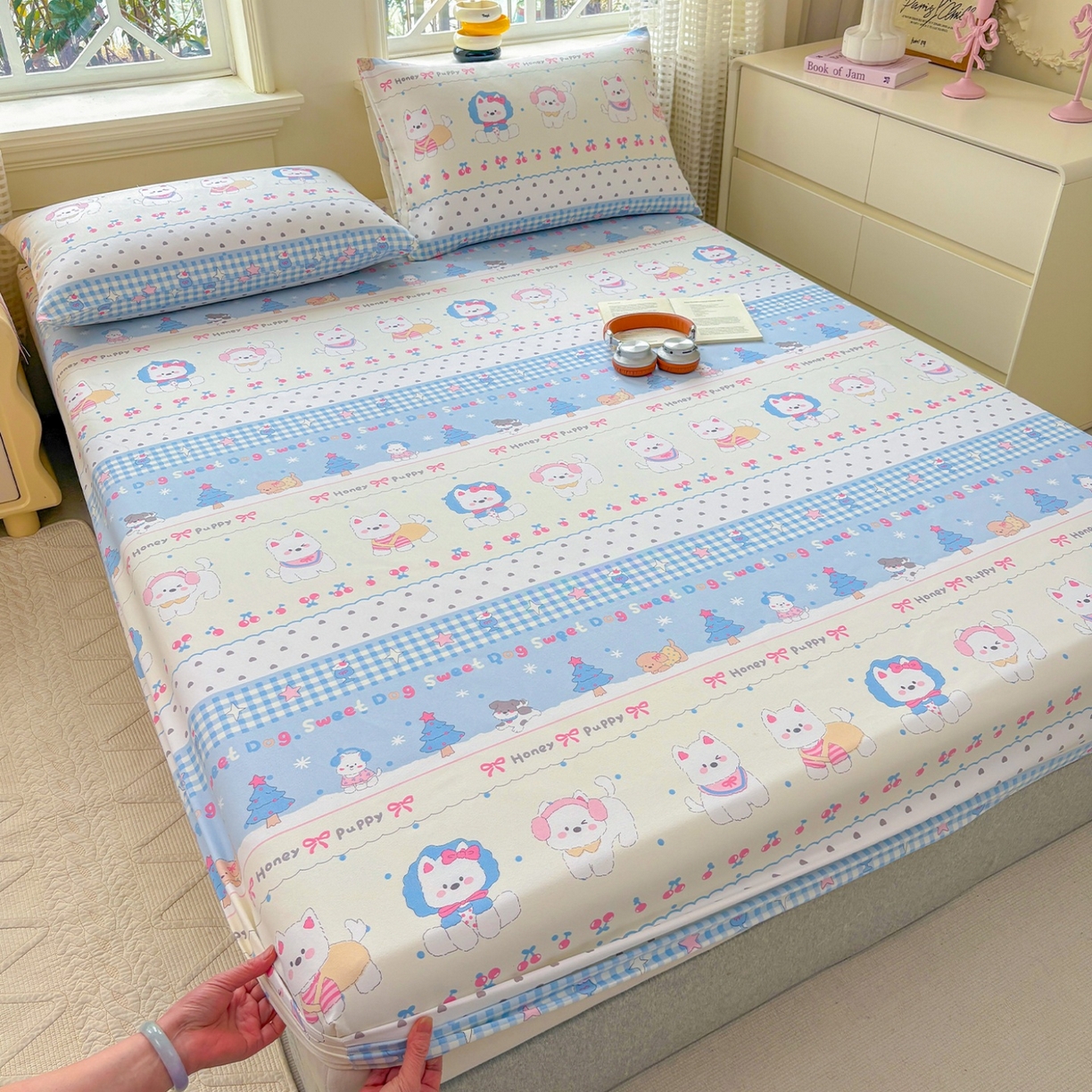 91家纺网 家纺一手货源 找家纺 青泽家纺 2025新款原棉老粗布床笠系列 甜心小狗