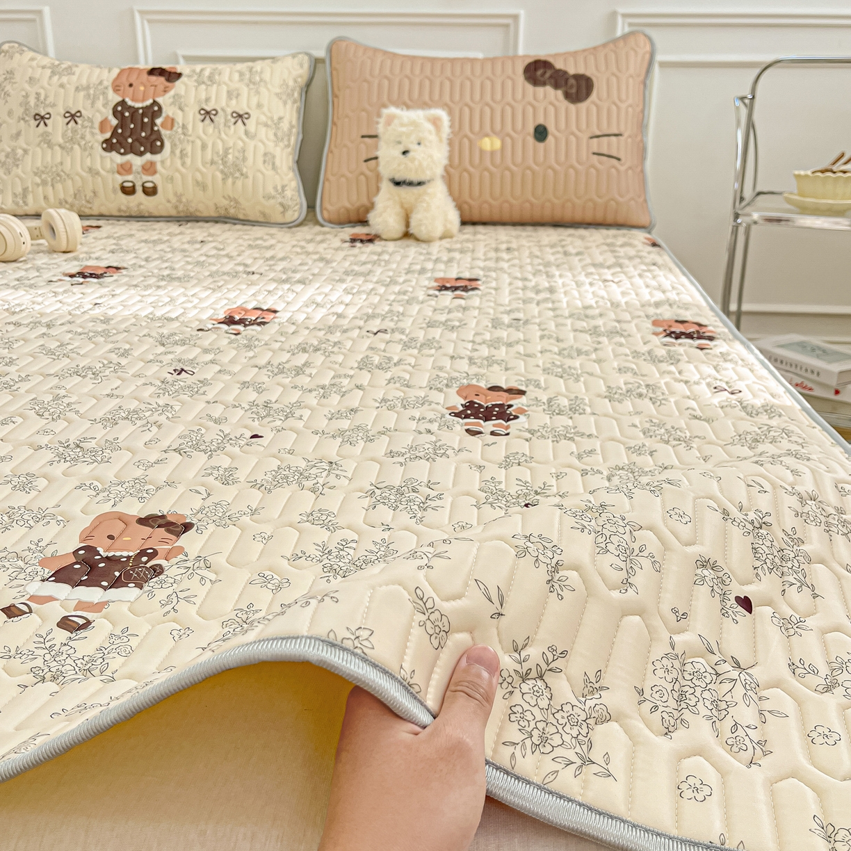 91家纺网 家纺一手货源 找家纺 摩妮卡 2026新款数码大版小清新乳胶凉席床席款三件套-场景一 拍照小场地