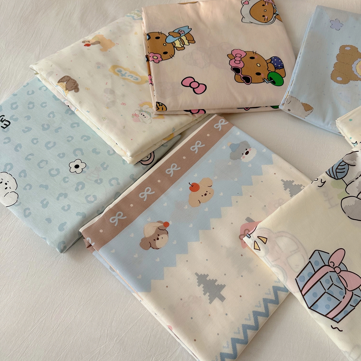 91家纺网 家纺一手货源 找家纺 六巷胡同 2026新款40支全棉13070INS卡通全棉单品床单 组合叠拍图