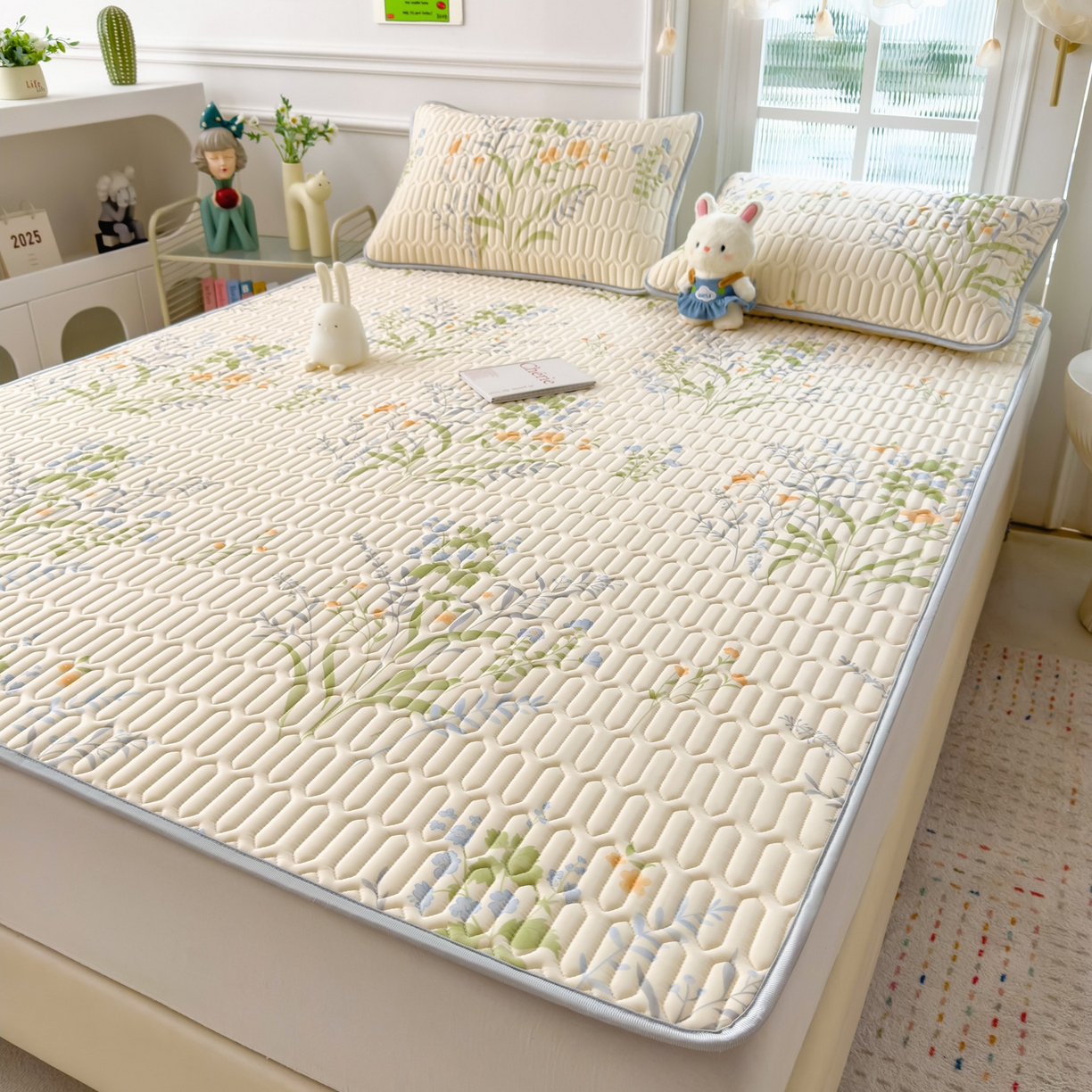 91家纺网 家纺一手货源 找家纺 摩妮卡 2026新款数码大版小清新乳胶凉席床席款三件套-场景一 清新花语