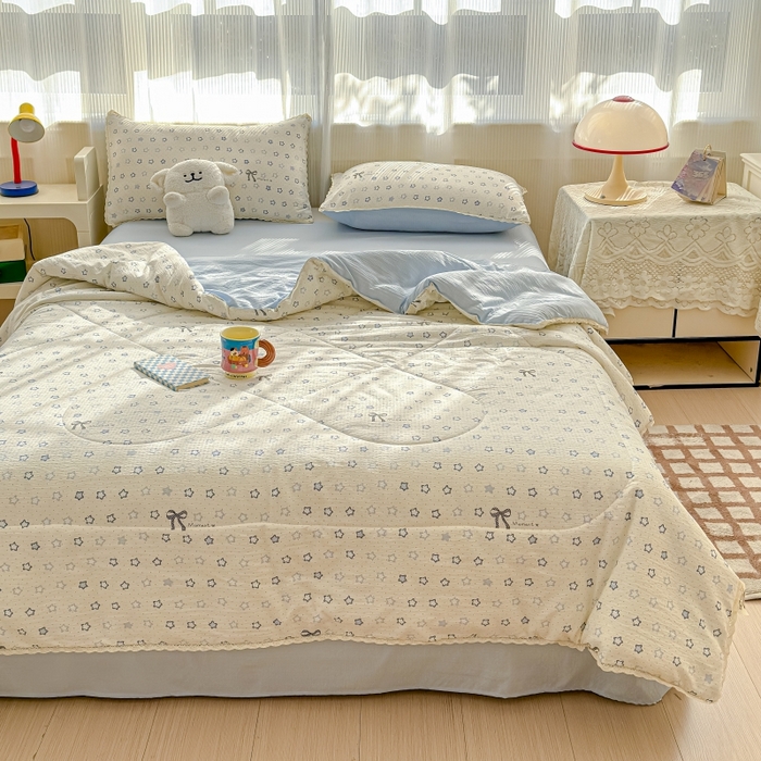 91家纺网 家纺一手货源 找家纺 贝扬思家纺 2026新款云感双层纱抗菌花边夏被-晴风系列 晴风-摘星