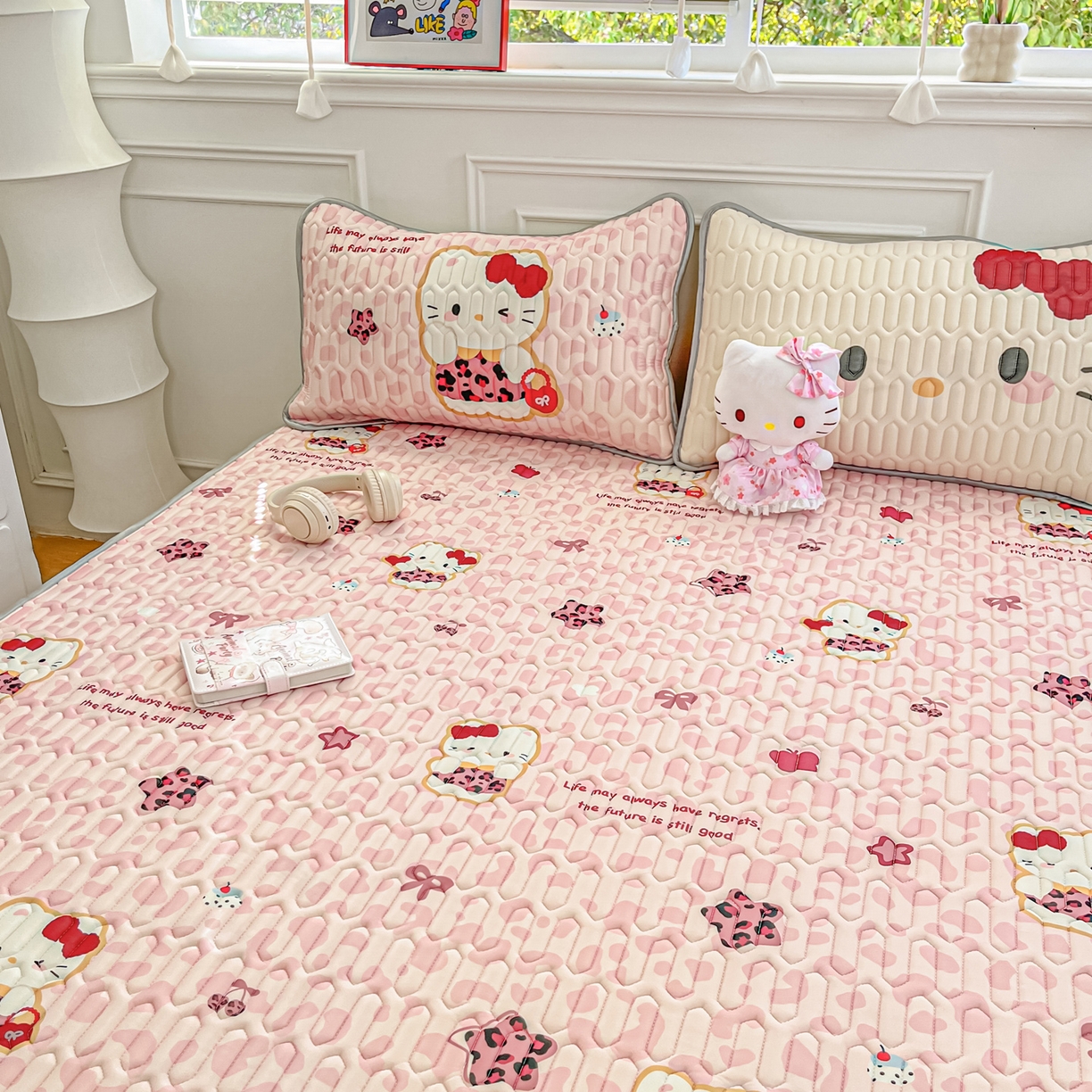 91家纺网 家纺一手货源 找家纺 摩妮卡 2026新款数码大版小清新乳胶凉席床席款三件套-场景一 趣巧小猫咪-粉