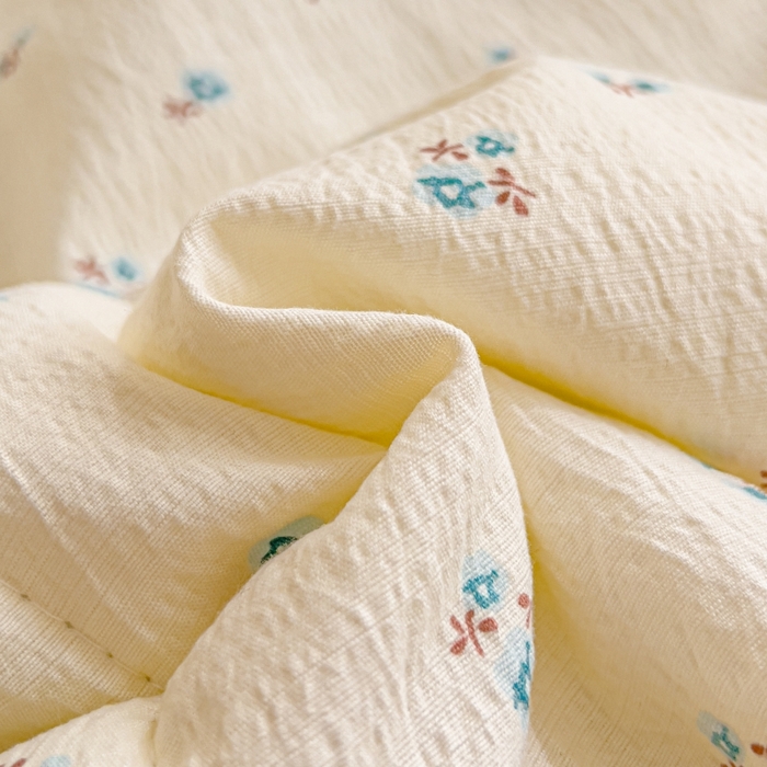 91家纺网 家纺一手货源 找家纺 贝扬思家纺 2026新款云感双层纱7A抗菌夏被四件套系列-栀夏系列 栀夏-浪漫兔兔