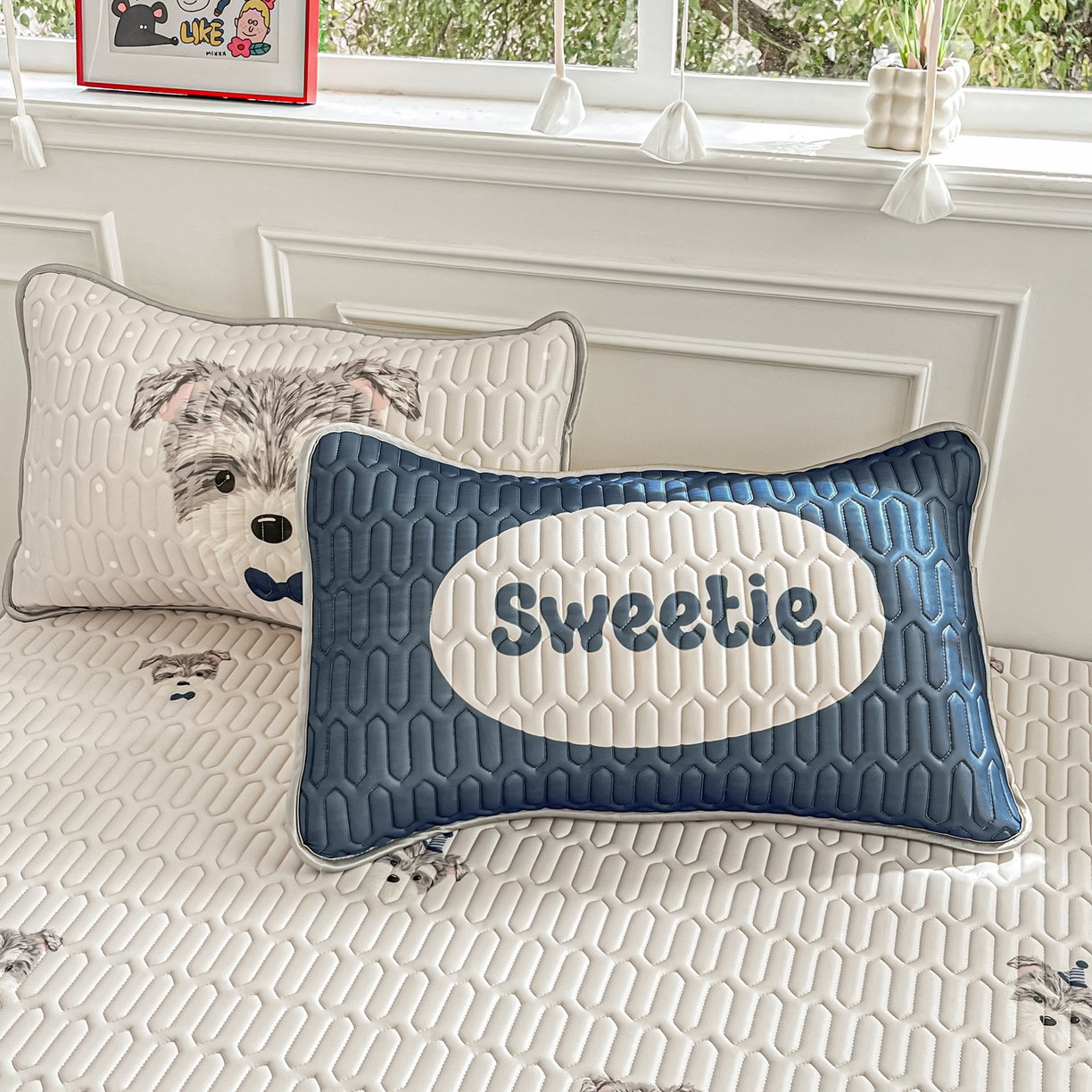 91家纺网 家纺一手货源 找家纺 摩妮卡 2026新款数码大版小清新乳胶凉席床席款三件套-场景一 热情大狗狗