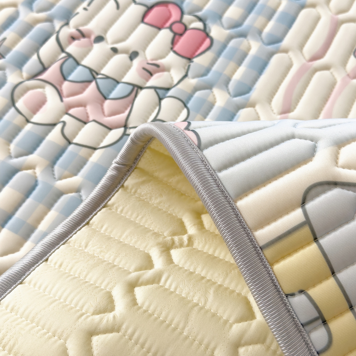 91家纺网 家纺一手货源 找家纺 摩妮卡 2026新款数码大版小清新乳胶凉席床席款三件套-场景一 甜蜜邂逅