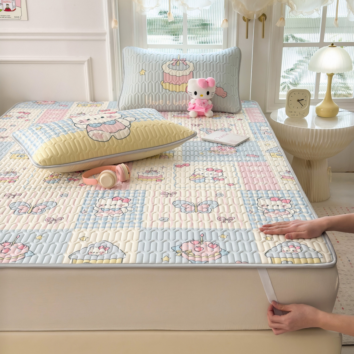 91家纺网 家纺一手货源 找家纺 摩妮卡 2026新款数码大版小清新乳胶凉席床席款三件套-场景一 甜蜜邂逅