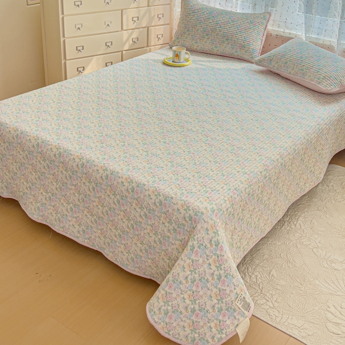 91家纺网 家纺一手货源 找家纺 贝扬思家纺 2026新款云感双层纱7A抗菌夏被四件套系列-栀夏系列 栀夏-童话花岛