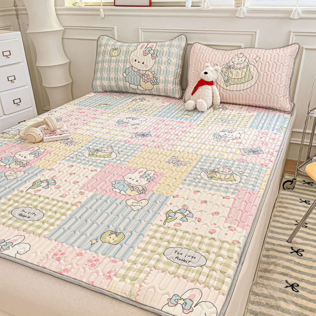 91家纺网 家纺一手货源 找家纺 摩妮卡 2026新款数码大版小清新乳胶凉席床席款三件套-场景一 童话小片段