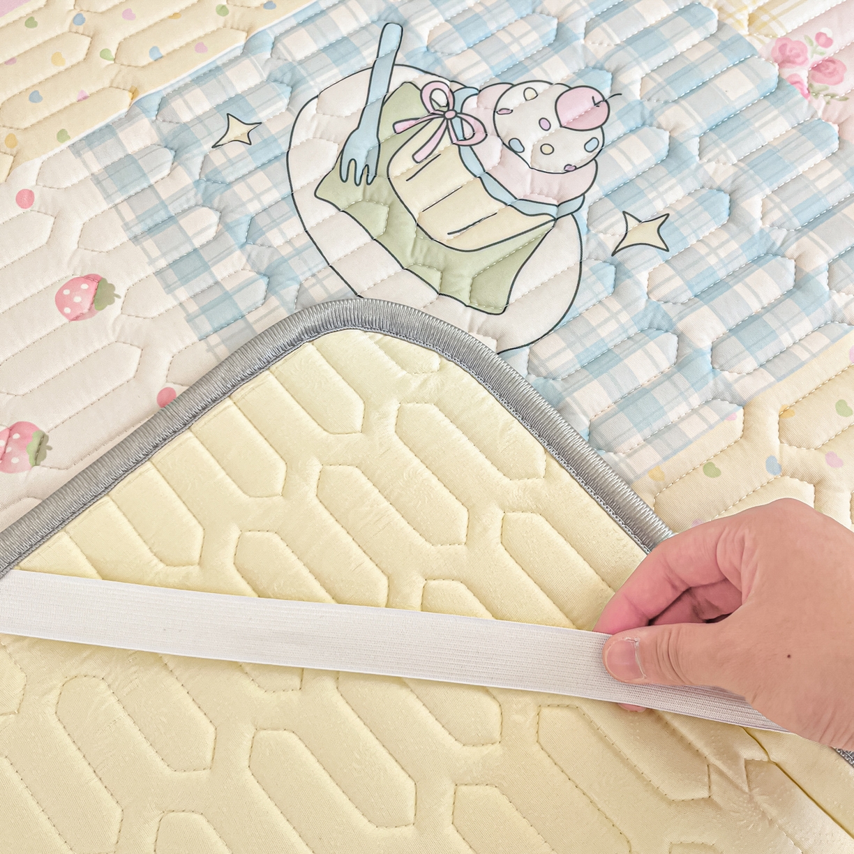 91家纺网 家纺一手货源 找家纺 摩妮卡 2026新款数码大版小清新乳胶凉席床席款三件套-场景一 童话小片段