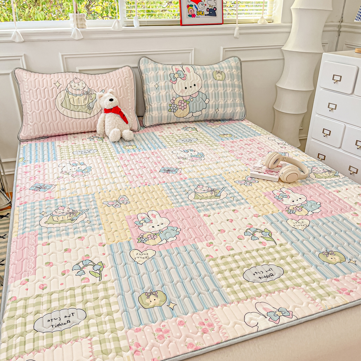 91家纺网 家纺一手货源 找家纺 摩妮卡 2026新款数码大版小清新乳胶凉席床席款三件套-场景一 童话小片段